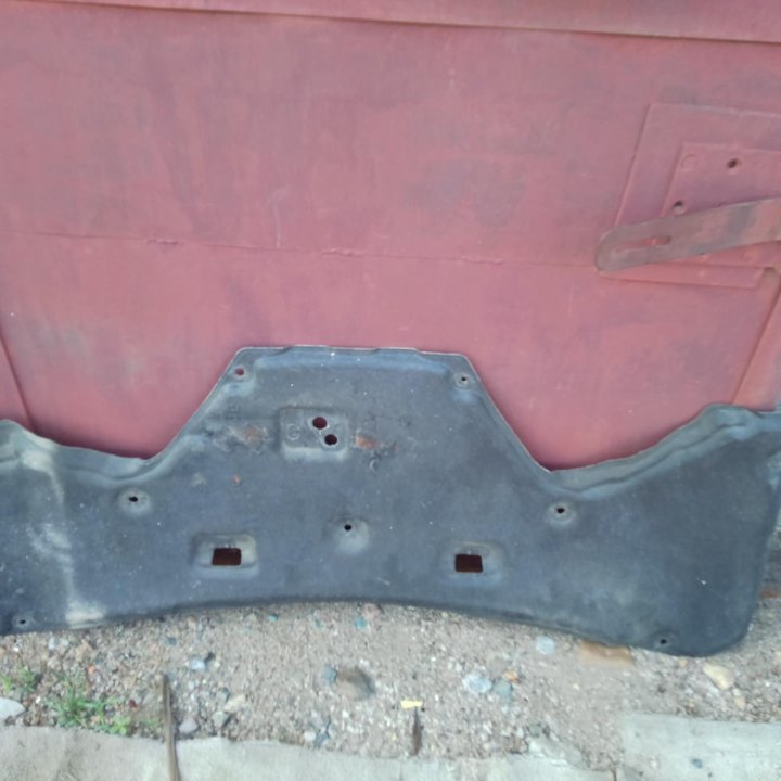 Обшивка капота