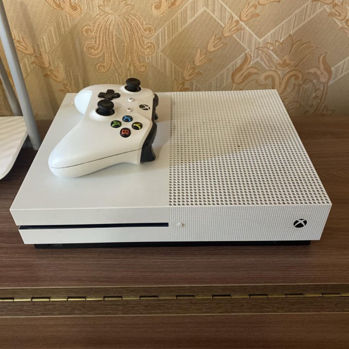 Xbox one S + подписка