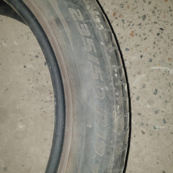 Шина Pirelli P Zero 235/50/19