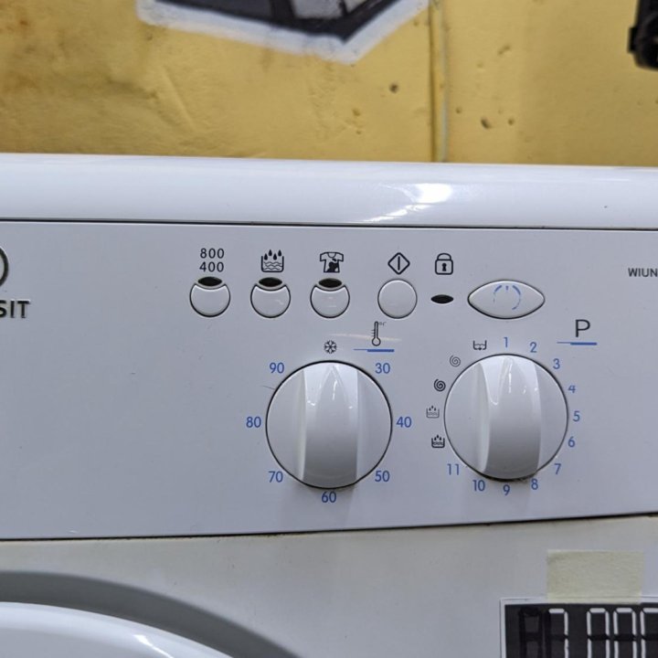 Бронь Стиральная машина Indesit WIUN 82