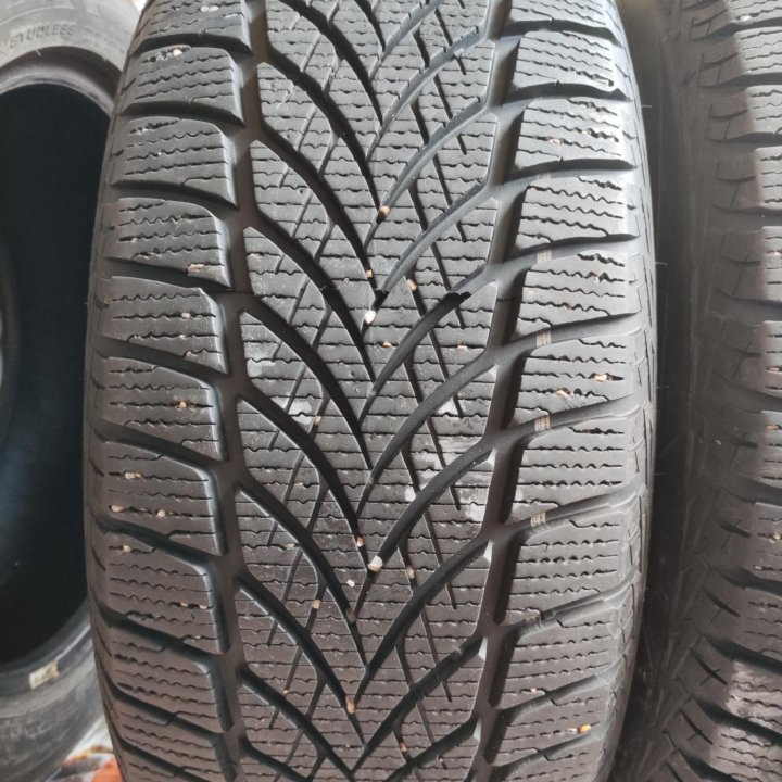 Goodyear UltraGrip Ice 2 205/55 R16