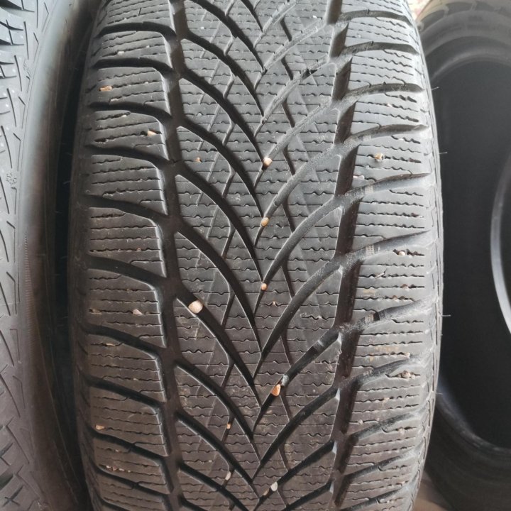 Goodyear UltraGrip Ice 2 205/55 R16