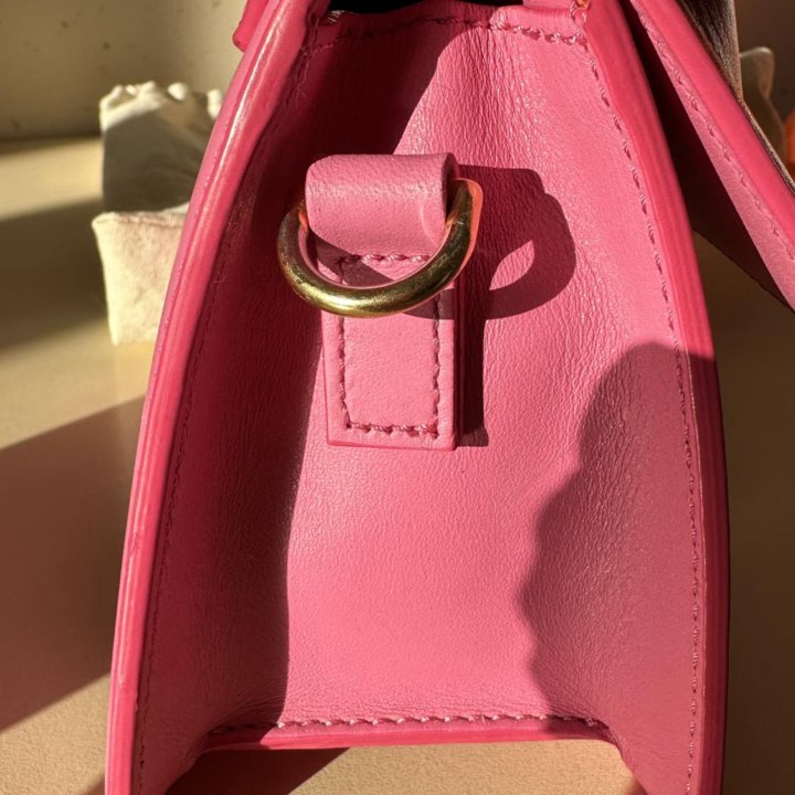 Сумка Jacquemus Le Chiquito Moyen mini bag