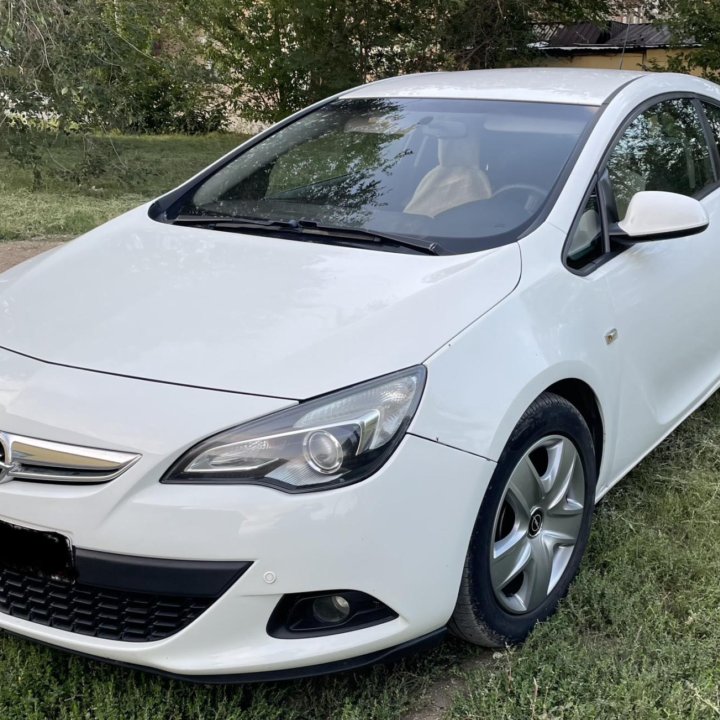 Opel Astra GTC, 2012