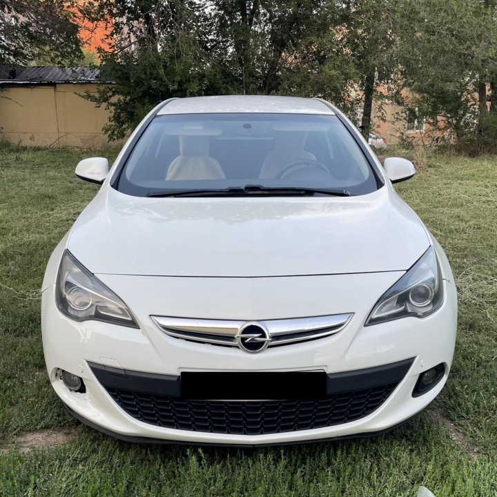 Opel Astra GTC, 2012