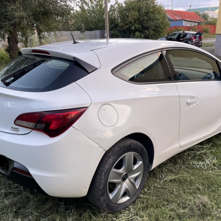 Opel Astra GTC, 2012