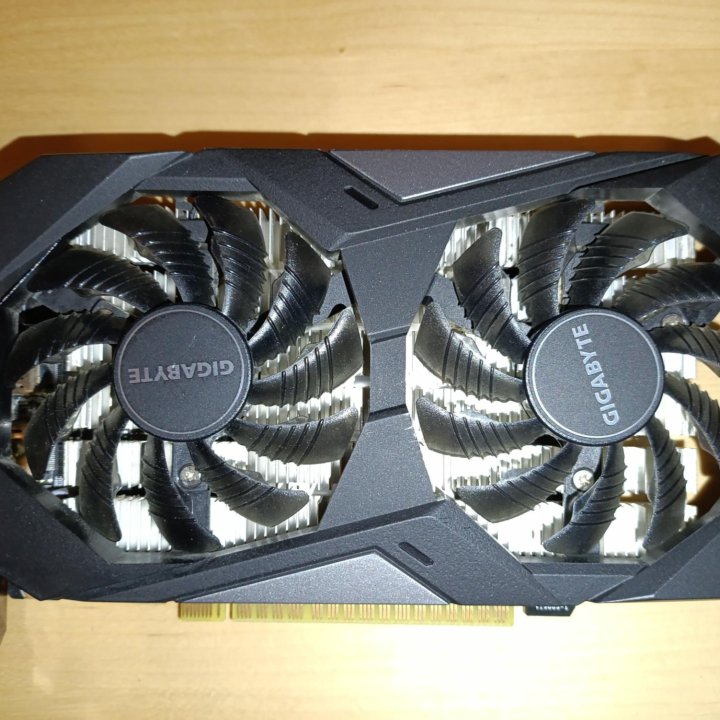 Gigabyte 1650 GTX 4 Gb