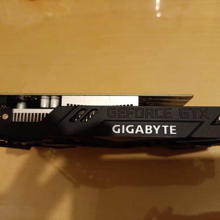 Gigabyte 1650 GTX 4 Gb