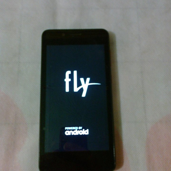 Смартфон Fly FS458 Stratus 7, 8 ГБ