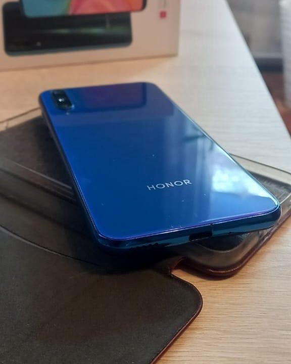 Смартфон Honor 30i