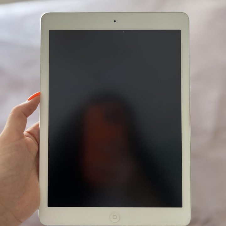 Продаю Apple iPad Air Wi-Fi 16GB Silver