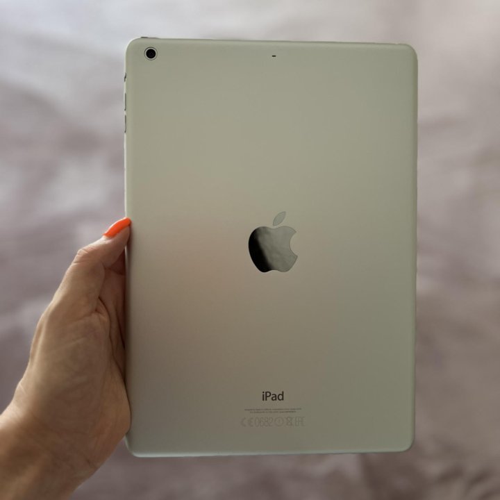 Продаю Apple iPad Air Wi-Fi 16GB Silver