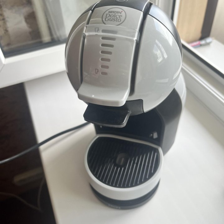 Кофемашина Dolce Gusto