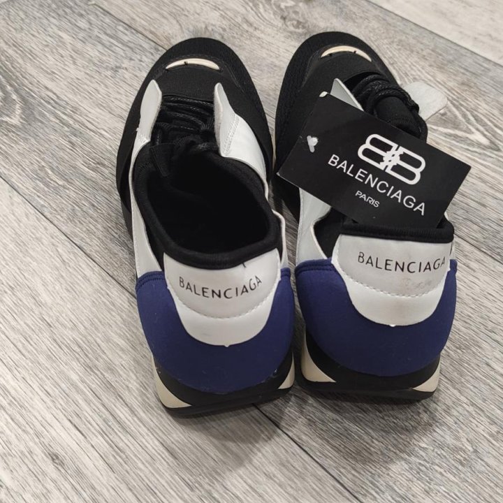 Balenciaga кроссовки новые