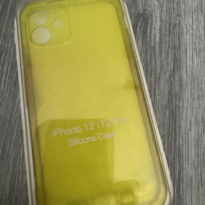 Чехол на iPhone 12