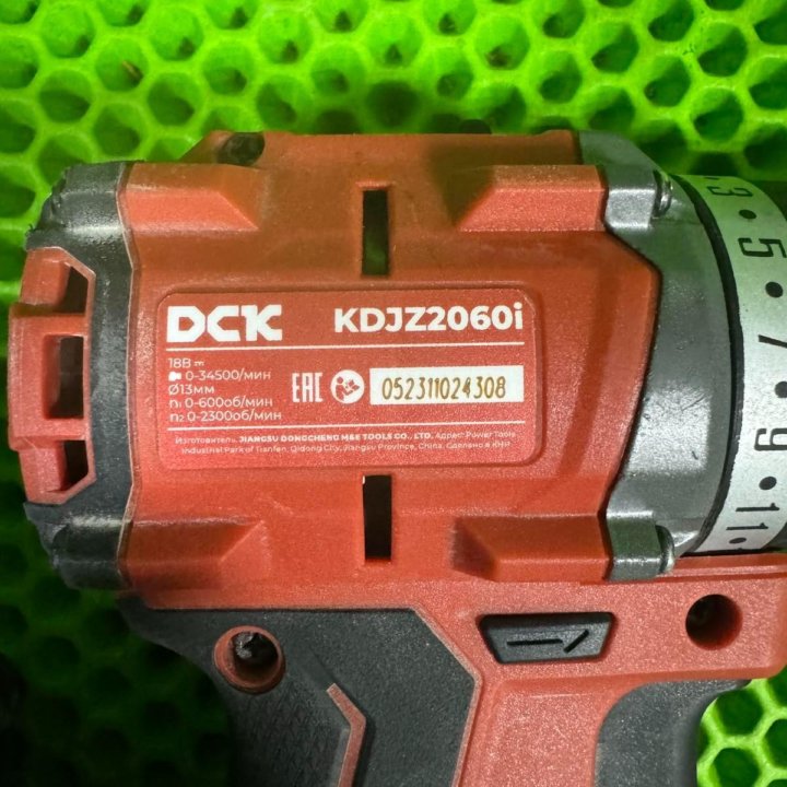 Шуруповерт DCK KDJZ2060i 18В (Г2706С)