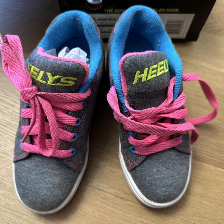 Кеды на колесах Heelys