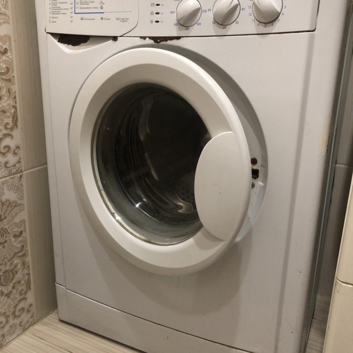 Стиральная машина Indesit Wisl 103 узкая 4 кг