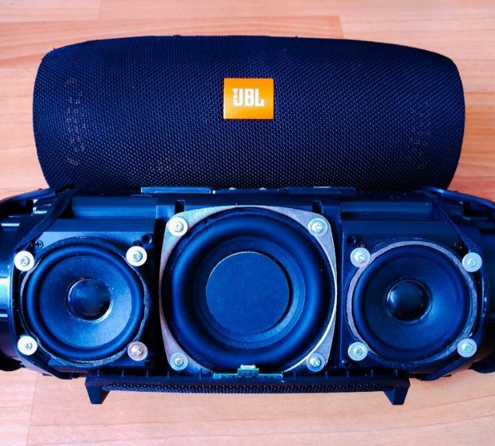 JBL Xtreme (версия с сабвуфером)