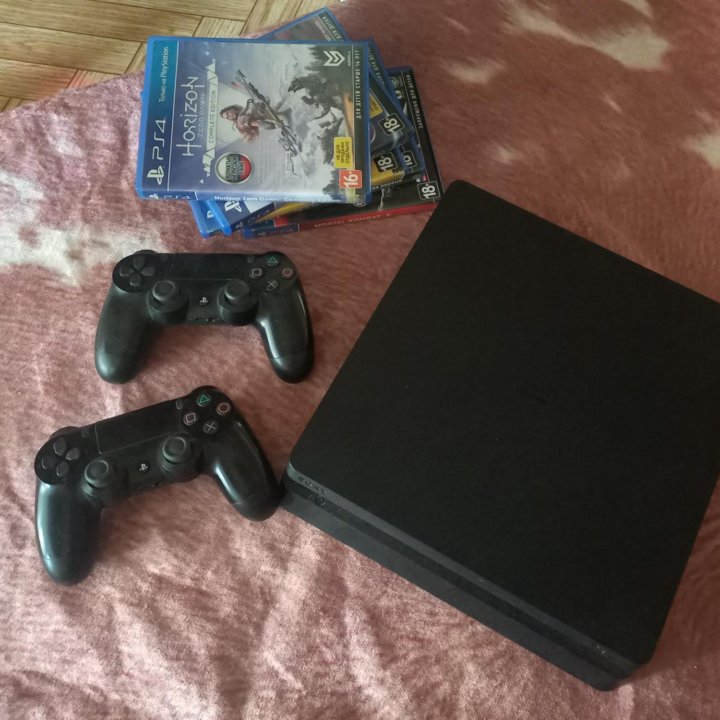 PlayStation 4 slim