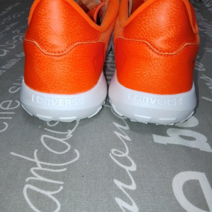Кроссовки converse
