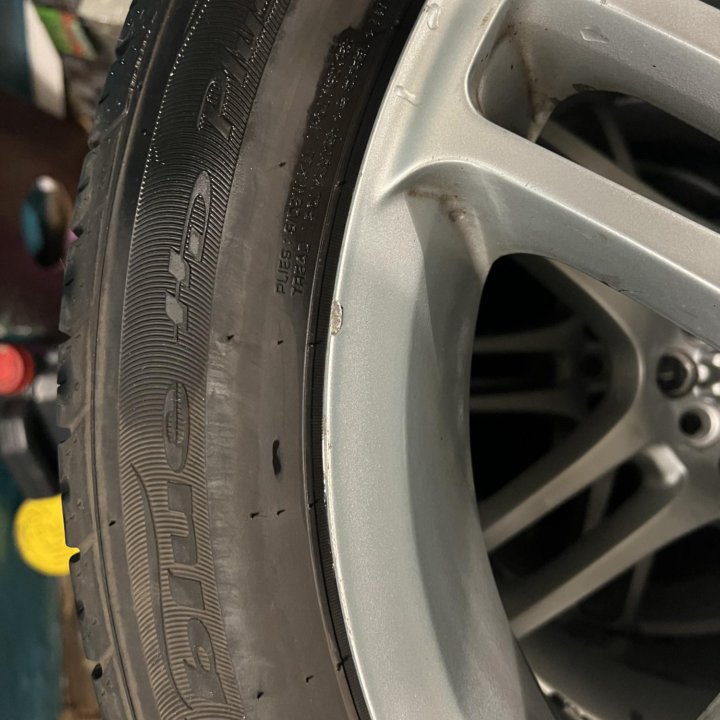 Продам комплект летней резины 215/50 R17 на дисках