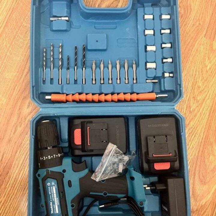 Шуруповерт makita 26v с набором насадок