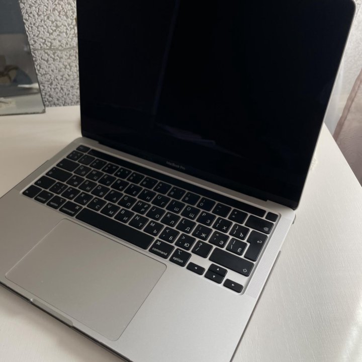 MacBook 13, 2020, m1, 8 gb, 512 gb