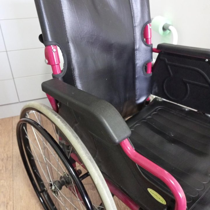 Коляска инвалидная