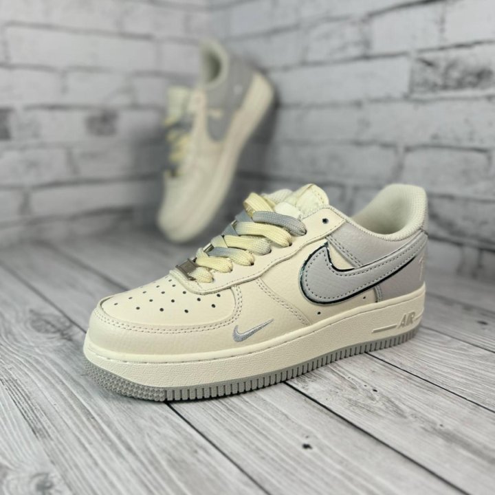 Кроссовки Nike Air Force