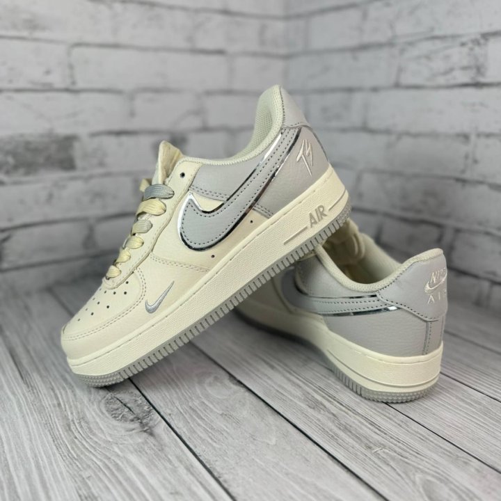 Кроссовки Nike Air Force