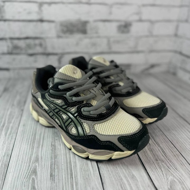 Кроссовки подростковые Asics