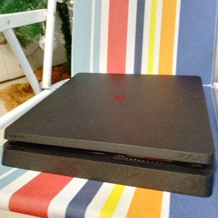 Ps4 slim 1tb