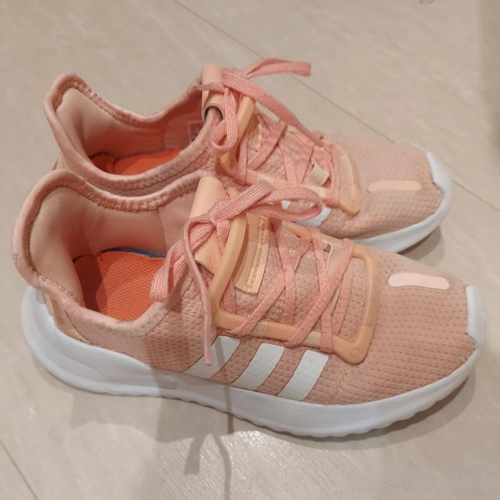 Кроссовки Adidas Вьетнам