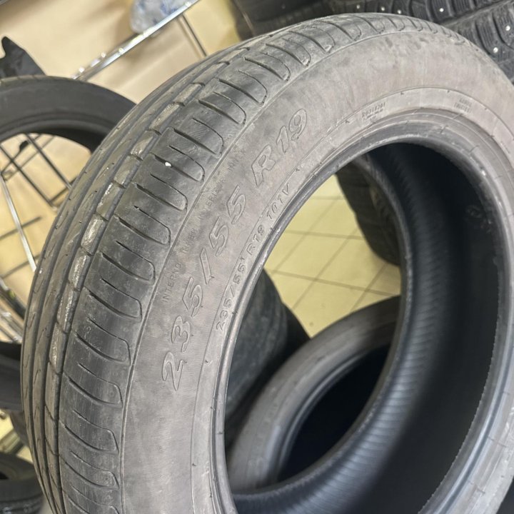 Летние шины Pirelli 235/55/R19