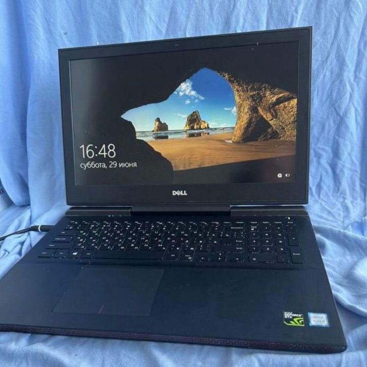 Dell gaming 7567, 4gb GTX1050, 512gb SSD, core I5