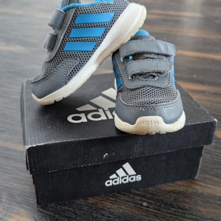 Кроссовки adidas для мальчика