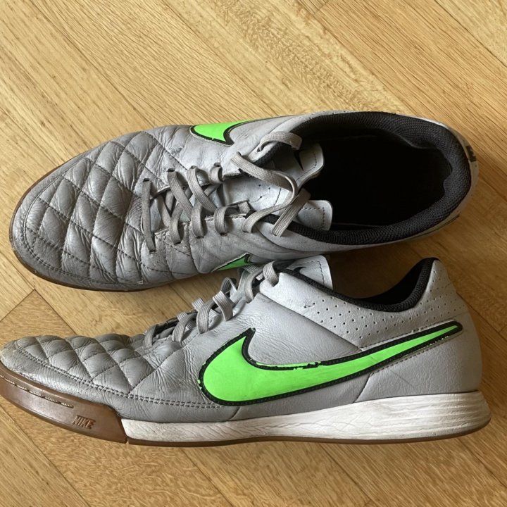 Футзалки Nike Tiempo 12US/45-46 размер