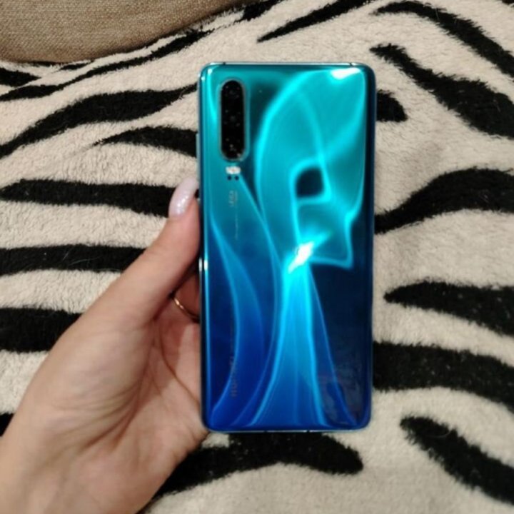 Телефон HUAWEI P30