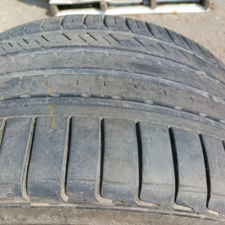 315/35 R20 Kinforest KF550