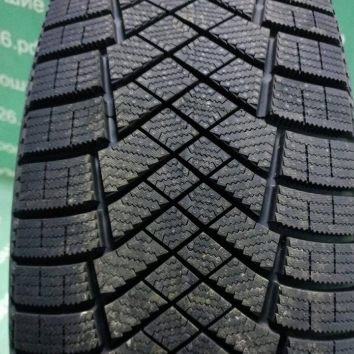 215/55 R17 Pirelli Ice Zero FR зимние нешипованные