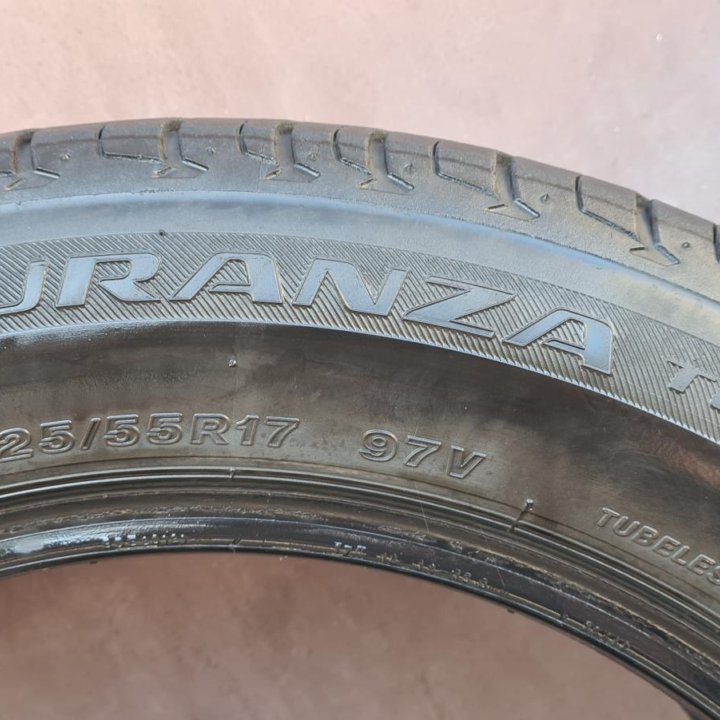 Bridgestone Turanza T001 225/55 R17