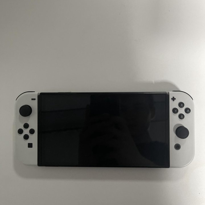 Nintendo switch oled+2 игры+защитный чехол