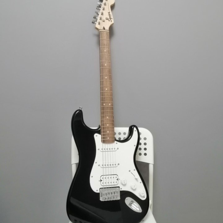 Fender squier bullet Stratocaster HSS HT Black