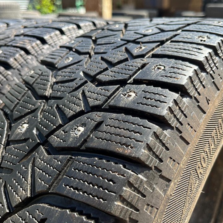 Зима Bridgestone 195/65 R15 Диски 4x100 D60.1