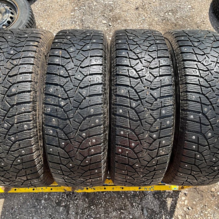 Зима Bridgestone 195/65 R15 Диски 4x100 D60.1