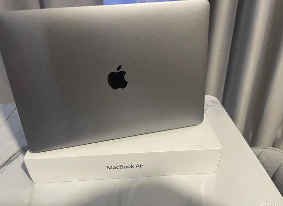 MacBook Air 13 (2018, Retina)