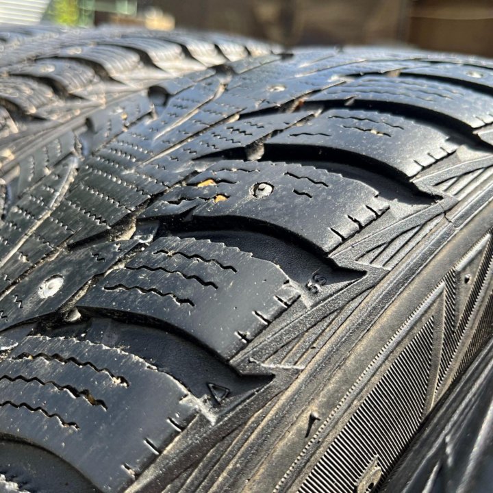 Зима Nexen 185/65 R15 Диски Renault 4x100 D60.1