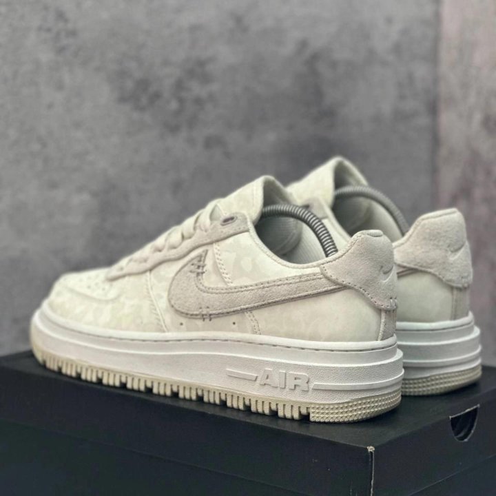 Кроссовки Nike Air Force 1 Low Luxe