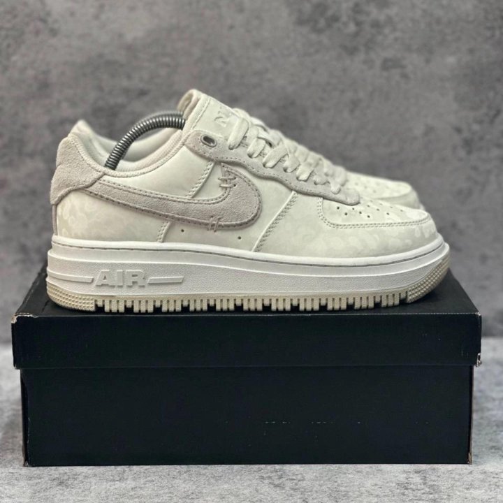 Кроссовки Nike Air Force 1 Low Luxe